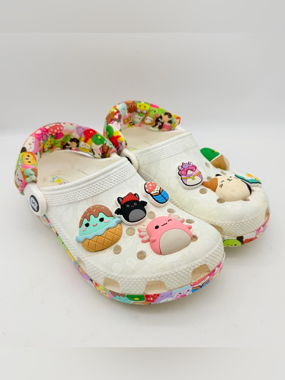 CROCS Squishmallows J4 Clogs Kids White Special Edition Charms Girls Size 3 J3